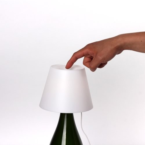 Accensione touch della lampada Winey Lamp